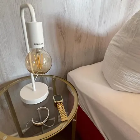 H&H Apartment Im Herzen Von Greifswald Zentral In Der Langen Reihe Esterno foto