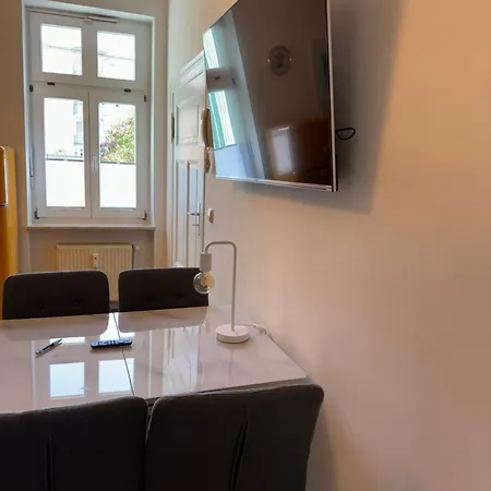 H&H Apartment Im Herzen Von Greifswald Zentral In Der Langen Reihe Esterno foto